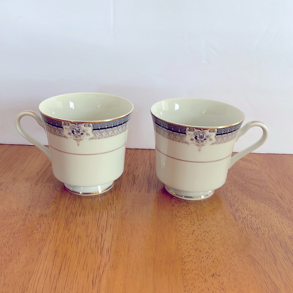 2 Mikasa Grand Ivory tea cups in like new condition.